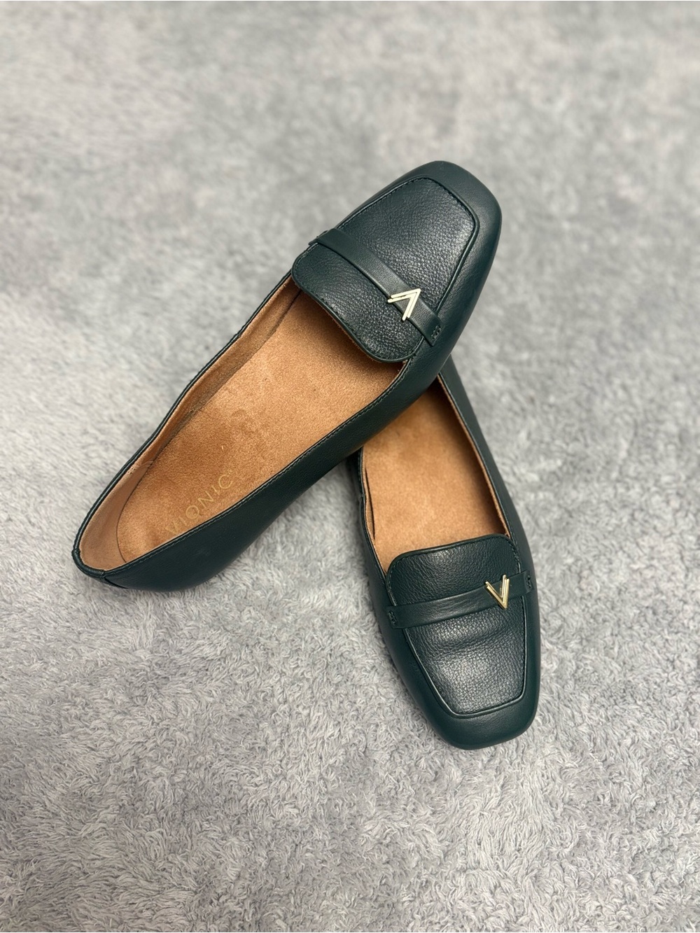 Women’s Vionic Green Flats